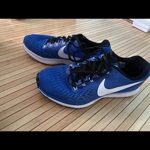 NIKE SNEAKERS